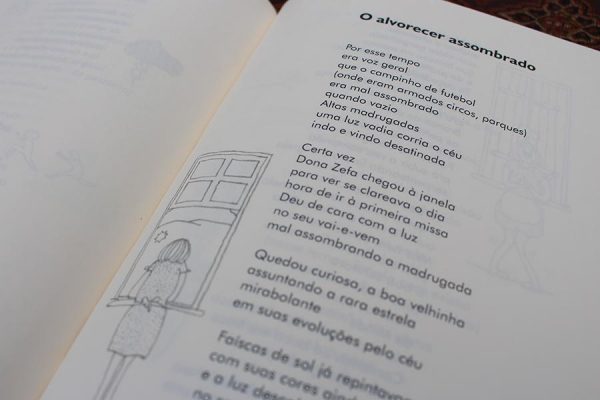 Livro de poesia 'Estrela Primeira: Primeira Estrela' de Fátima Belo