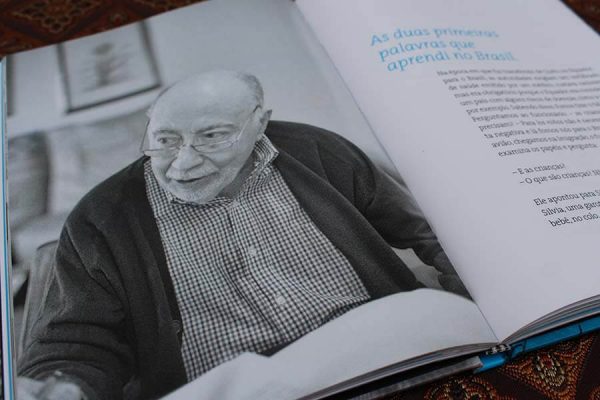 Livro biográfico 'Outras Histórias' de Ruben Halaban